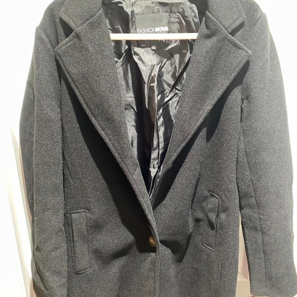 Fashion Nova grey coat with black lining Size xl